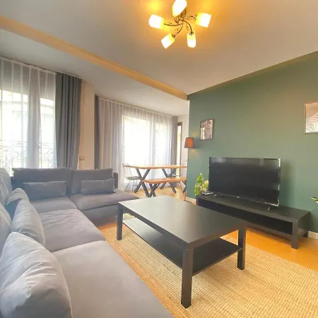 2 Bedroom Cute And Central Located Apartment In Nisantasi
