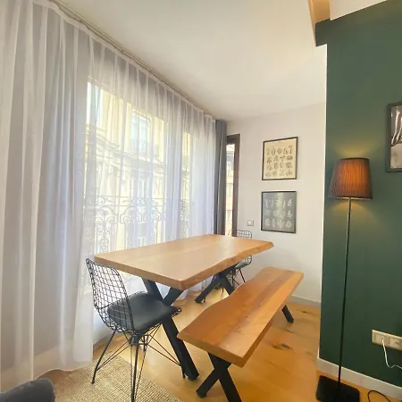 2 Bedroom Cute And Central Located Apartment In Nisantasi *
